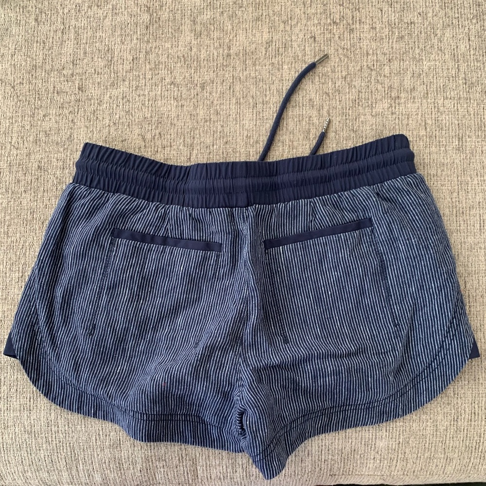 ATHLETA navy and white striped Cabo shorts size 6 - Picture 2 of 3